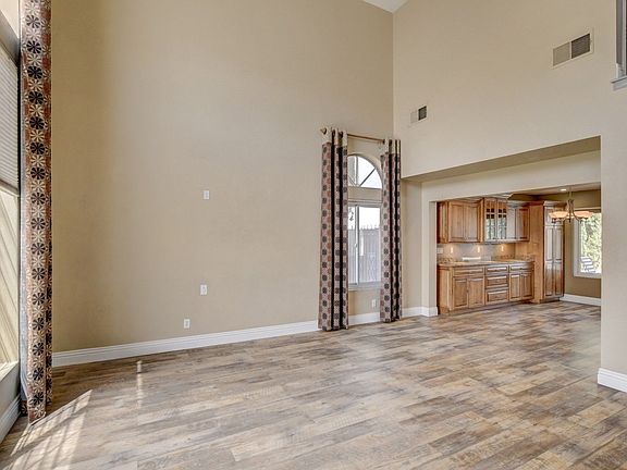 5th image of 2828 Albrook Cir