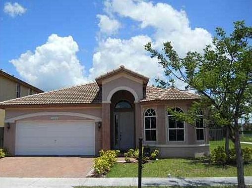 1st image of 10909 NW 80th Ln