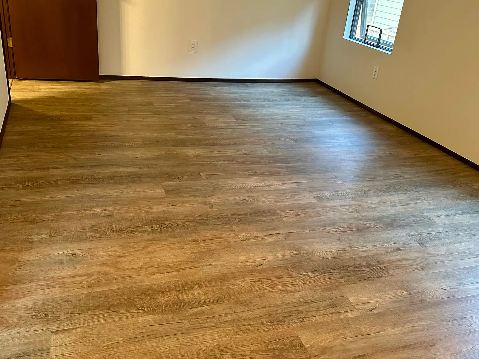 3 bed, 2.5 bath, 2190 sqft, $4,000 — Photo 4