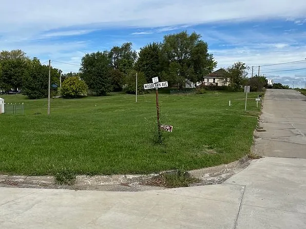 101 Woodlawn Ave, Chariton, IA 50049