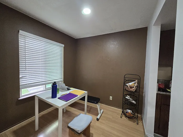 2321 Highbury Ave — Photo 2