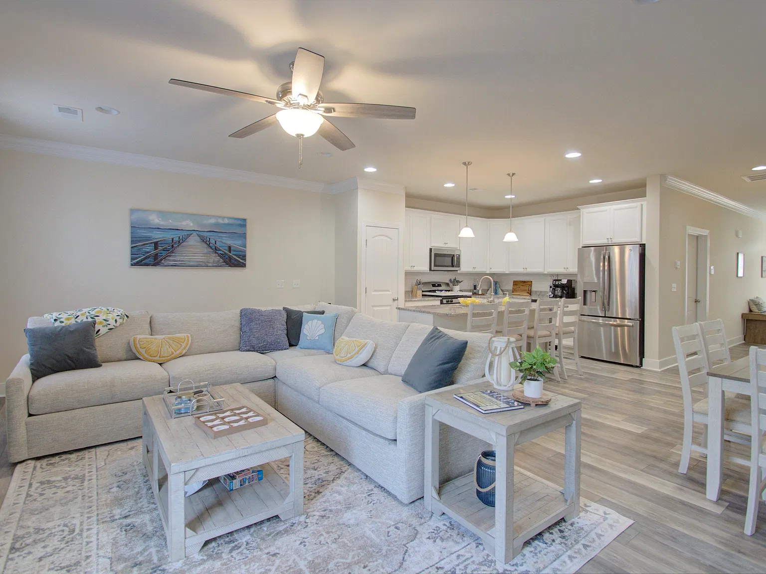 3 bed, 2.5 bath, 1850 sqft, $2,300 — Photo 3