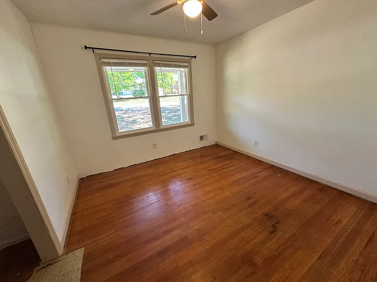 2407 Valleybrook Rd — Photo 11