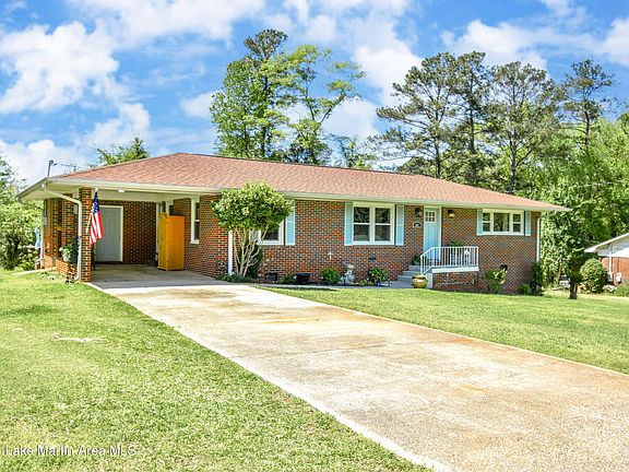 2nd image of 241 Fairlane Cir