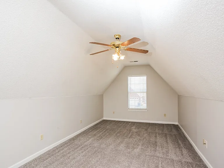 8459 Cross Point Dr — Photo 15