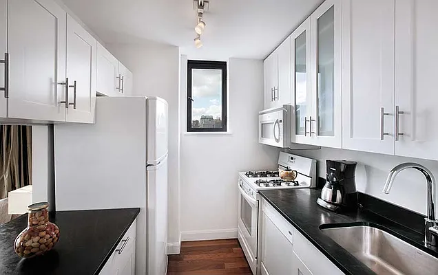 Rented by Adellco Management | media 29