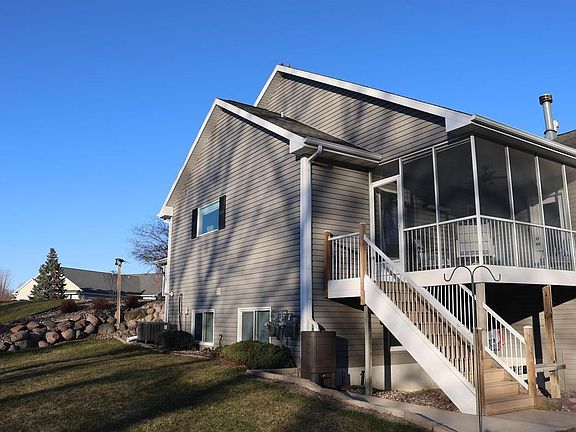 3rd image of 4884 Monarch Drive