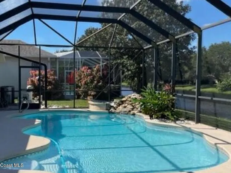 1070 Hollister Dr — Photo 13