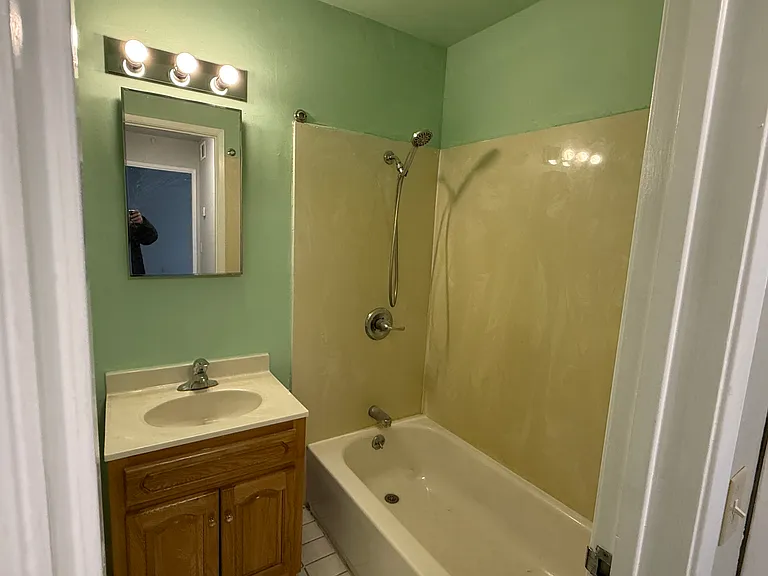 100 Elm St — Photo 37