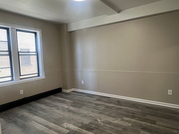 4th image of 152 S Harrison St #3E