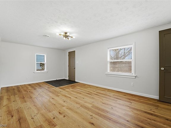 3rd image of 119 Pleasant Ave