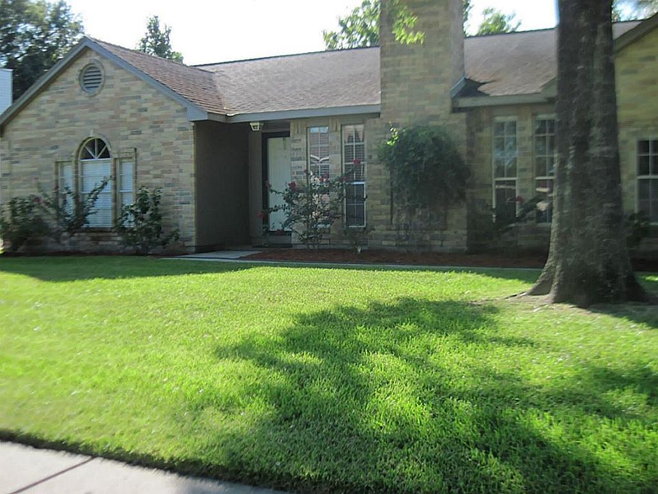 1st image of 1407 Bayou Oak Dr