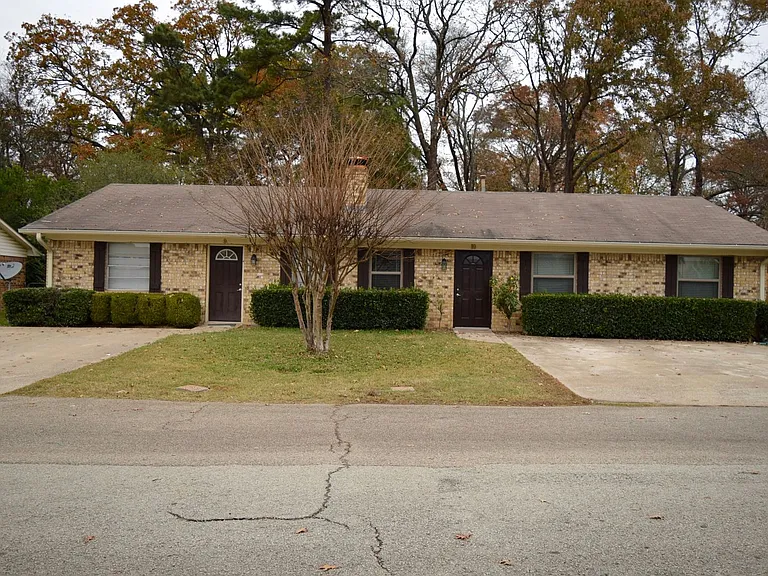 8414 Cambridge Rd #C04 — Photo 2