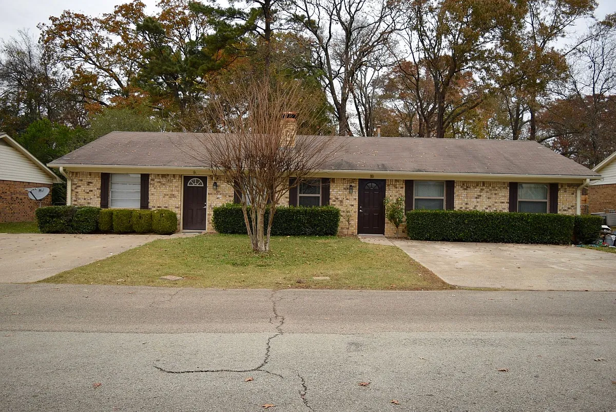 Building Photo - 8414 Cambridge Rd #C04