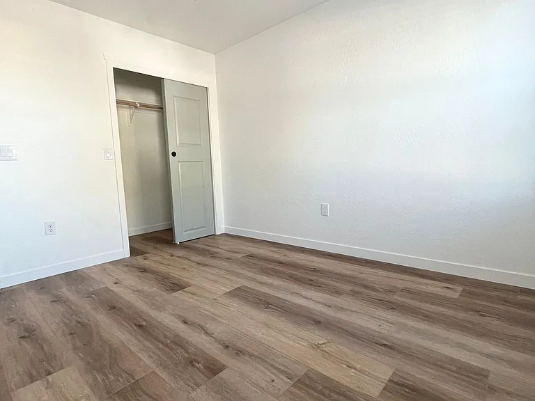 201 W Center St #1-6 — Photo 11