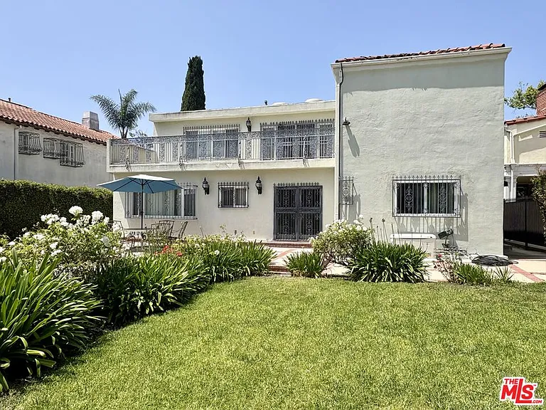 414 N Las Palmas Ave — Photo 43
