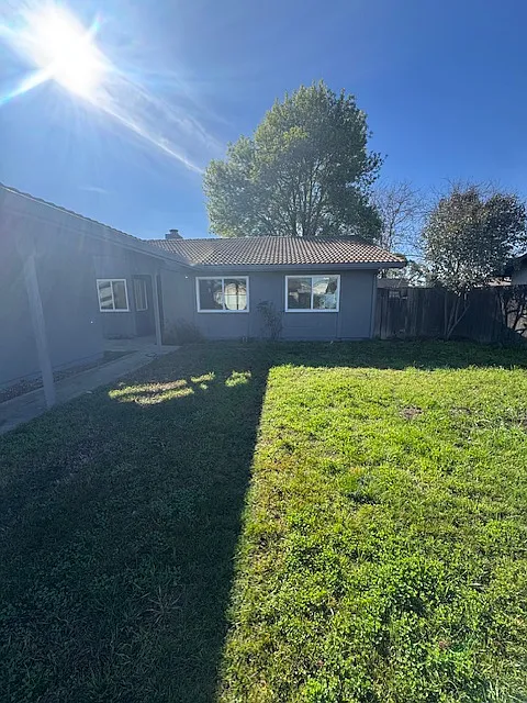 242 Dovewood Dr photo 1