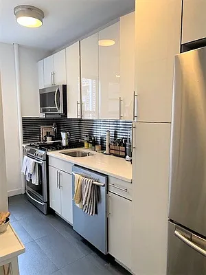 Rented by Dynamik Realty | media 15