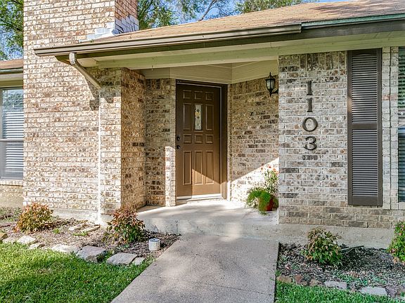 3rd image of 1103 Appleton Dr