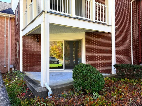 34 Brian Dr APT C, Stoughton, MA 02072