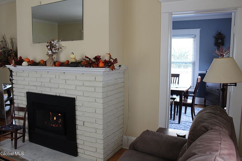 5th image of 33 Coolidge Avenue