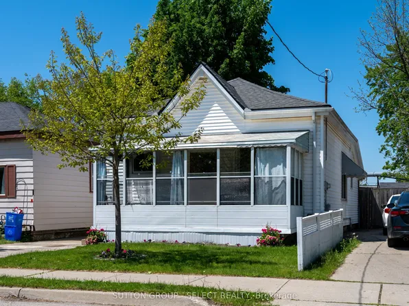 582 Hill St, London, ON N6B 1G1