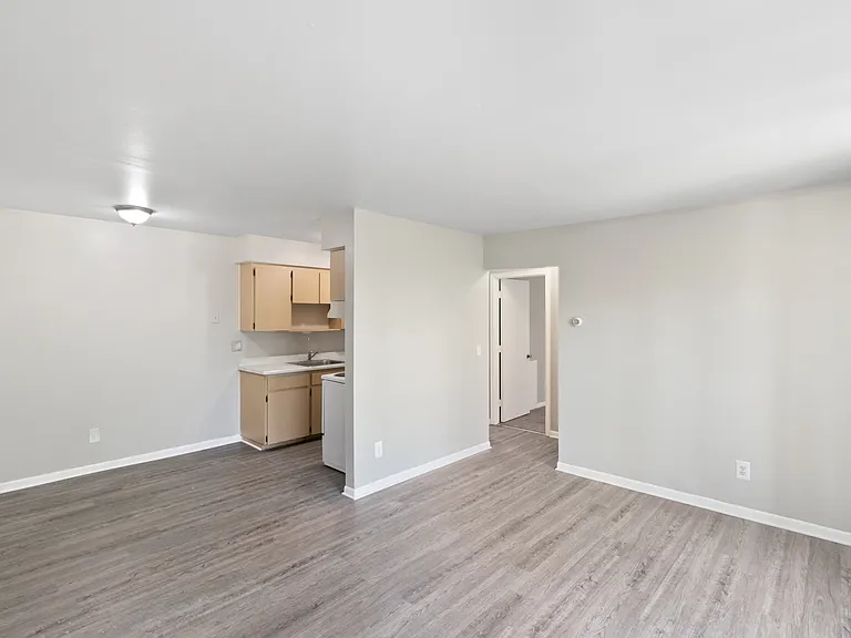 Lakeshore Apartments- New Baltimore — Photo 10