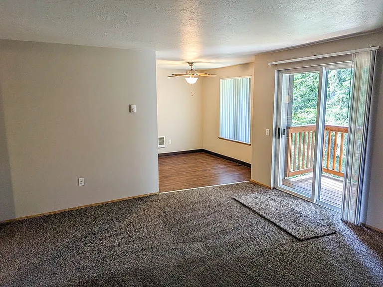 Silverwood Apartments — Photo 22