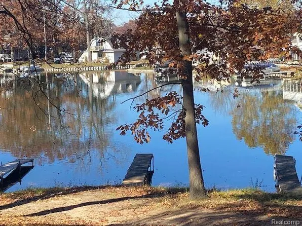 0 Bennett Lake Rd, Fenton, MI 48430
