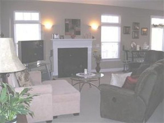 4th image of 2628 Barnsley Way