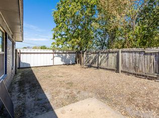 1403 S College Ave #B, Bryan, TX 77801
