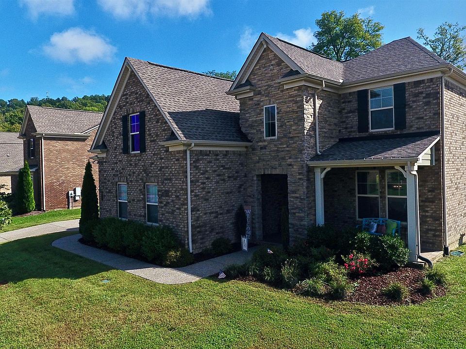1st image of 241 Blackthorn Ln