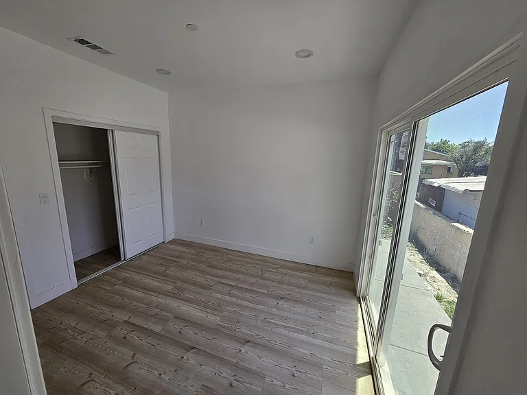10206 Larson Ave — Photo 8