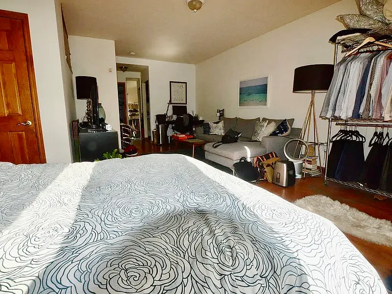 151 W 72nd St #1A — Photo 4