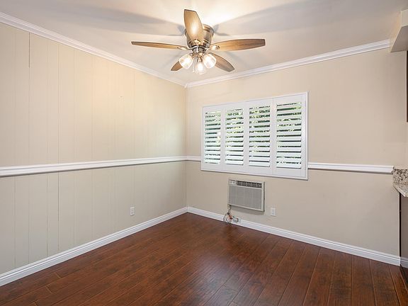 5th image of 11922 1/2 Burbank Blvd