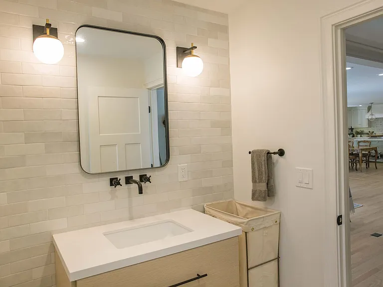 2060 Longden Cir — Photo 18