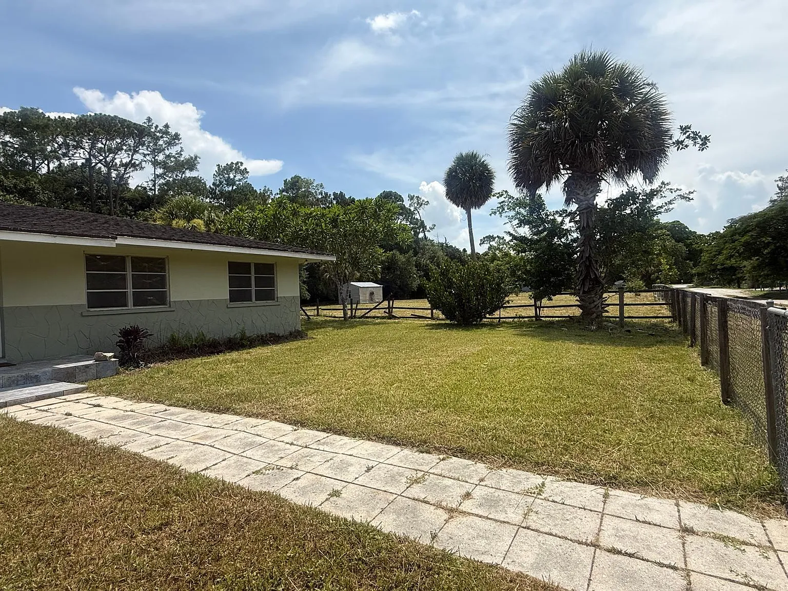 3 bed, 1.0 bath, 1484 sqft, $3,900 — Photo 2