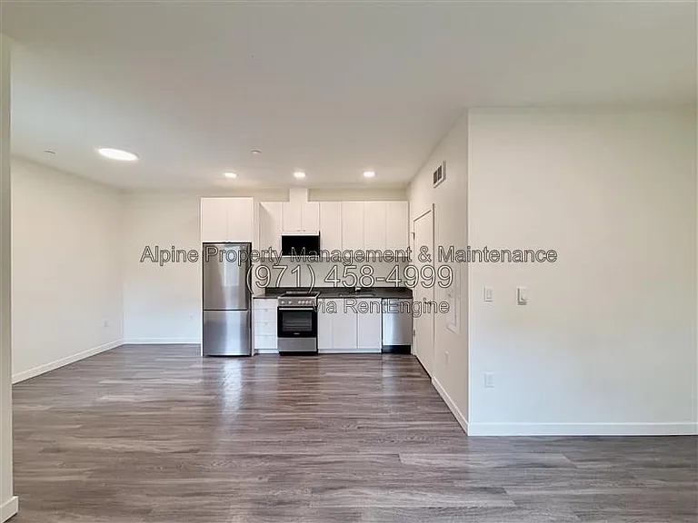 1545 NE 41st Ave #105 — Photo 4