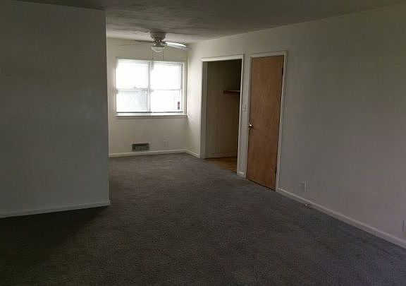 2nd image of 2104 Alderson Ave APT A