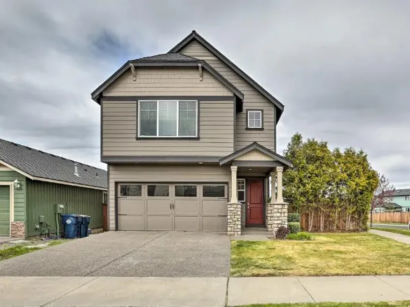 871 NE Locksley Dr, Bend, OR 97701