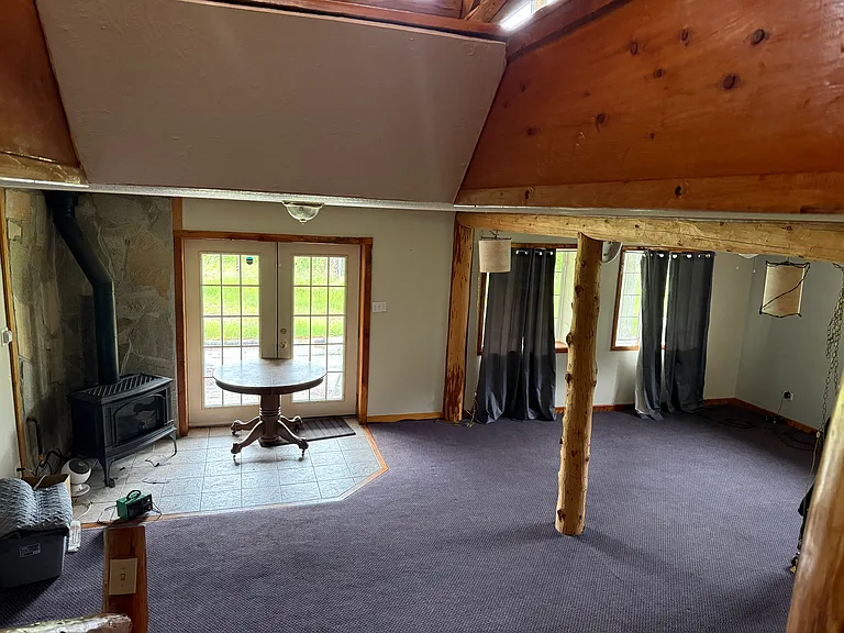 63 N Willow Creek Rd — Photo 2