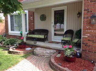 45745 Bryn Mawr Rd, Canton, MI 48187