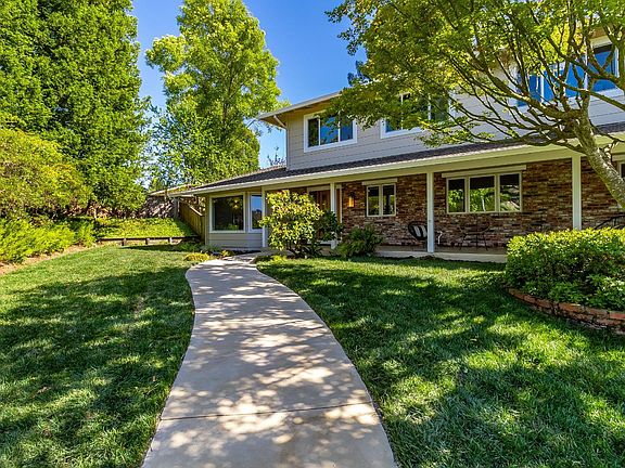 3rd image of 295 Sandringham Drive N