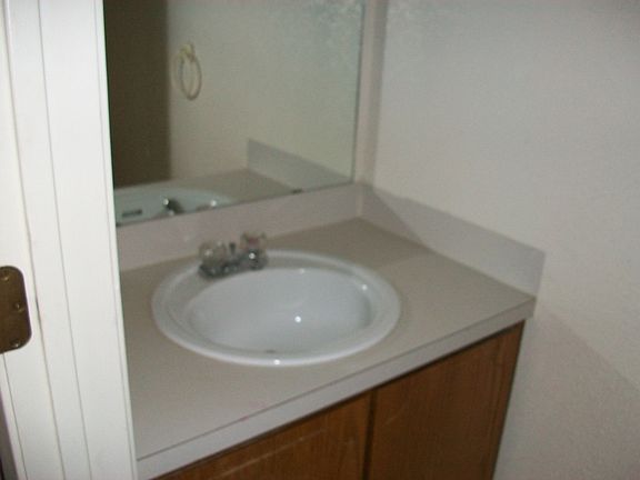 2nd image of 1110 Leslie Cir APT A