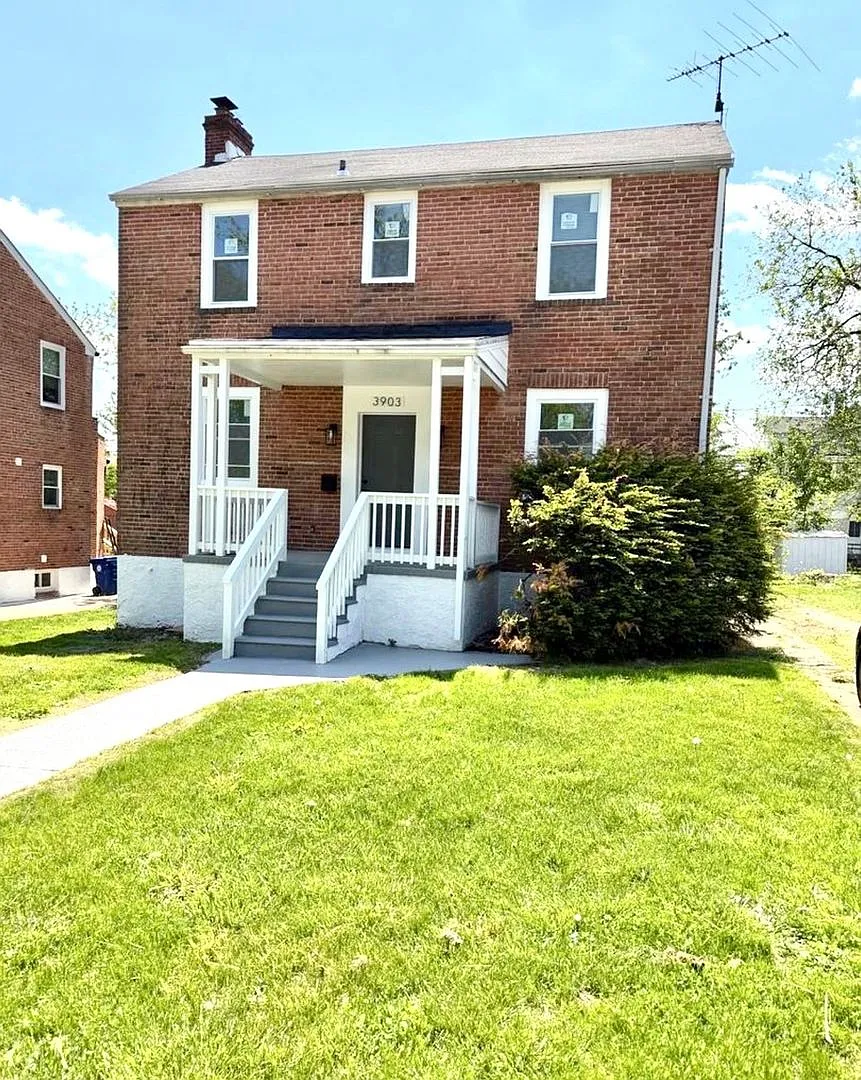 Charming 4BR House in Baltimore — Photo 1