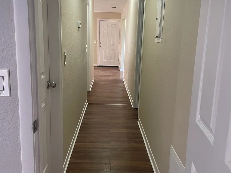 1719 Edgewater Dr — Photo 8