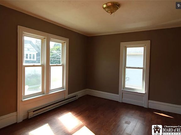 2nd image of 514 Newland Ave #2