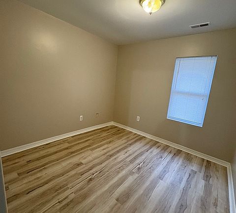 5th image of 5418 Sarvis Ave