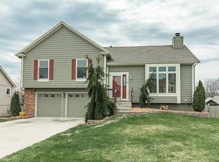 1213 NE 102nd Pl, Kansas City, MO 64155