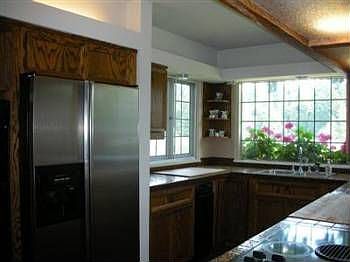 4th image of 1542 S Marine Dr